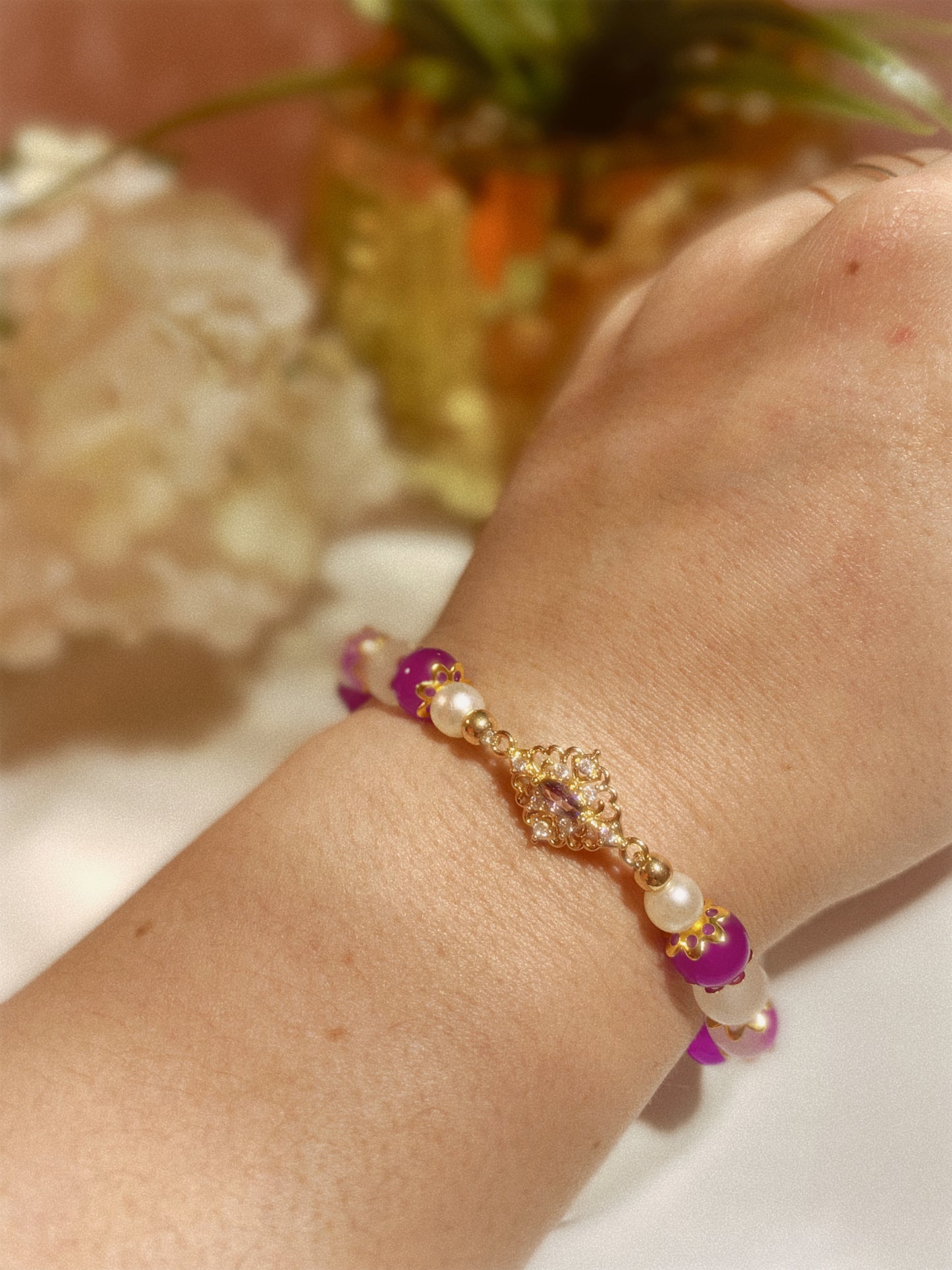 ELEGANT AURA ARMBAND | Handmade