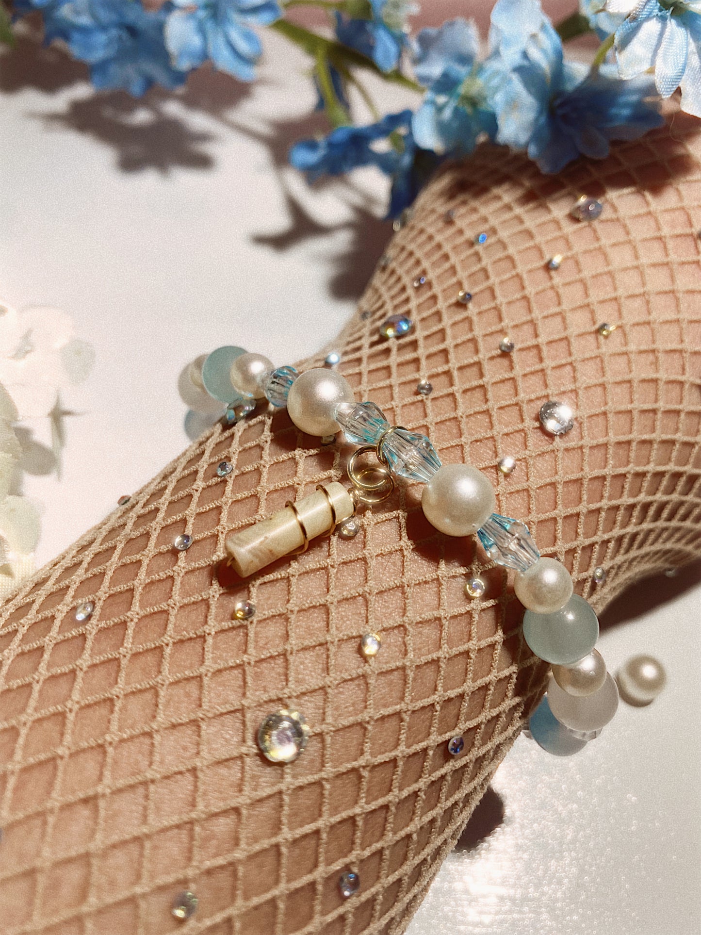 ❄️ FROSTY ARMBAND – WINTER GLOW EDITION ❄️