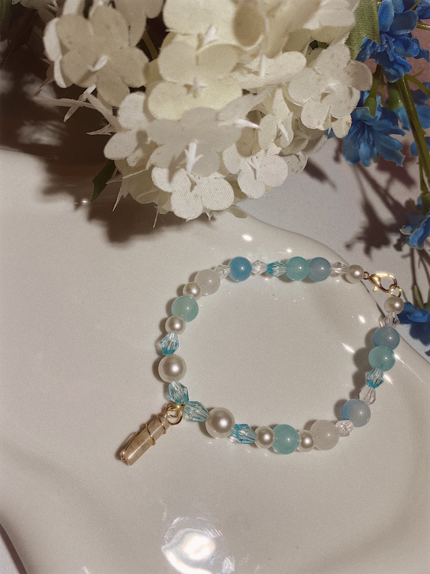 ❄️ FROSTY ARMBAND – WINTER GLOW EDITION ❄️