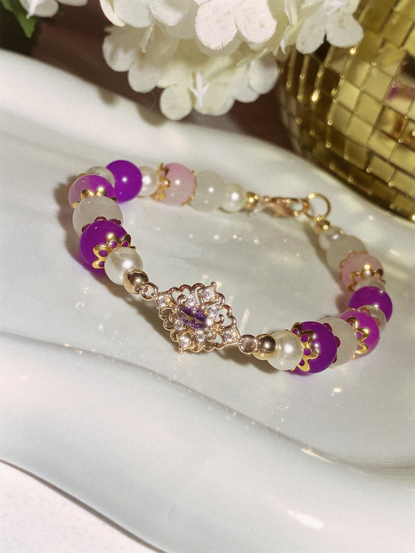 ELEGANT AURA ARMBAND | Handmade