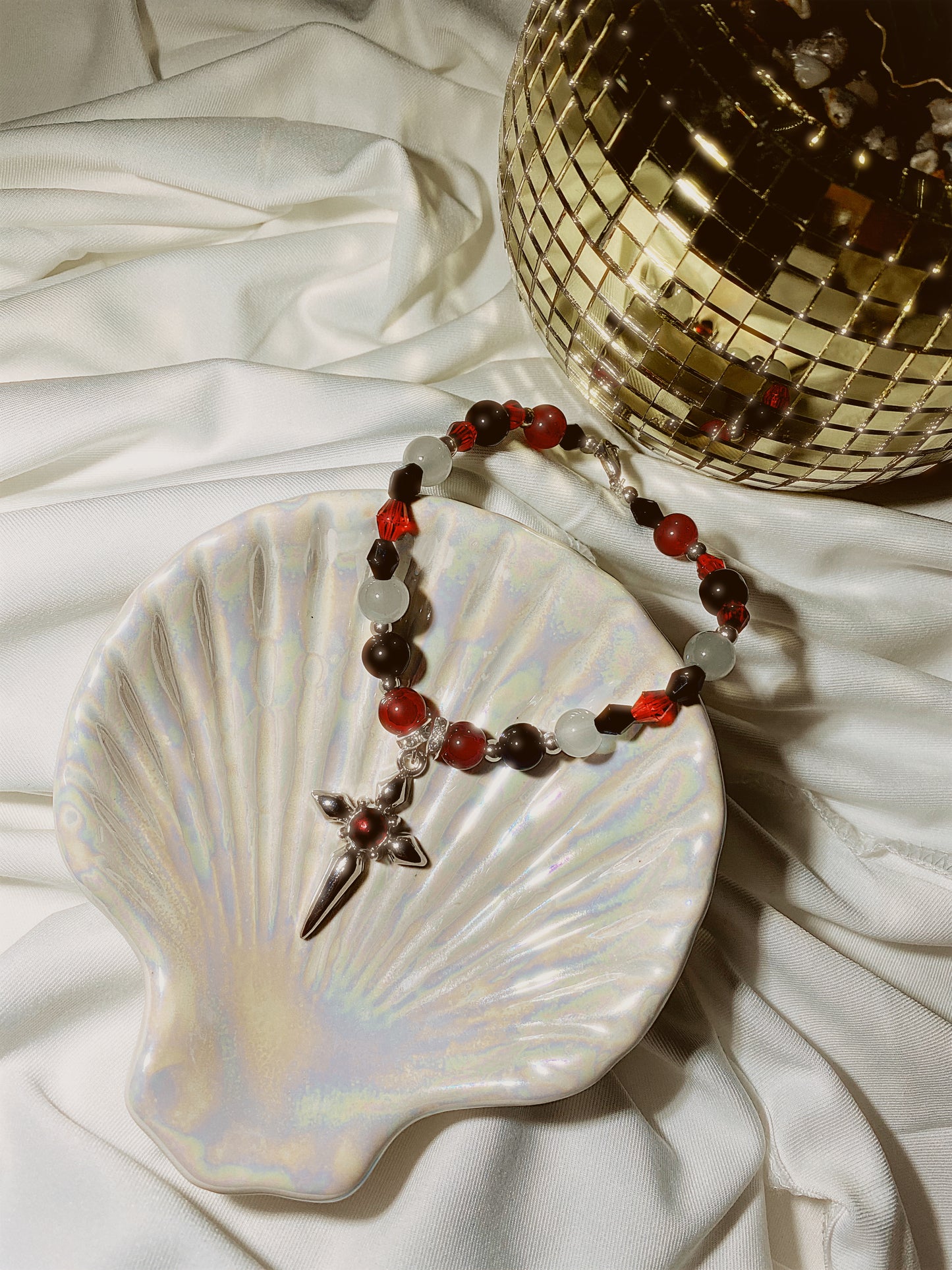 DARK ROMANCE HANDMADE ARMBAND🖤